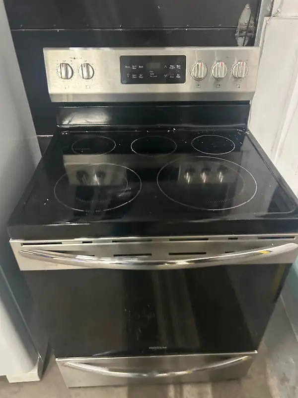 Livraison de laveuse-sécheuse Frigidaire et cuisinière aujourd'h in Washers & Dryers in City of Montréal - Image 8