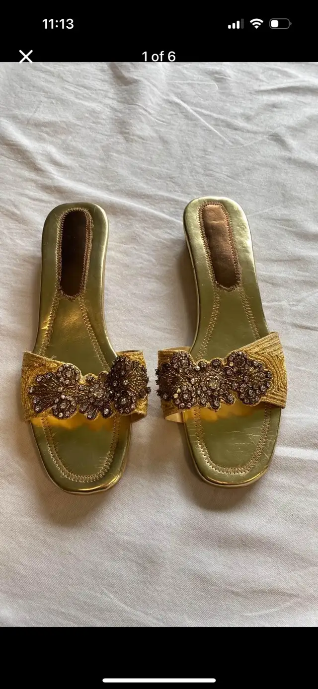 Golden Slip On Sandals With Small Heel And Rhinestones in Women's - Shoes in Edmonton - Image 2