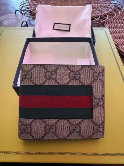 Gucci G pattern men’s wallet, View more
