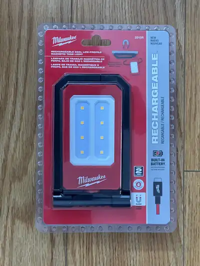 Milwaukee 500 Lumen USB-C Rechargeable Low-Profile Magnetic, View more