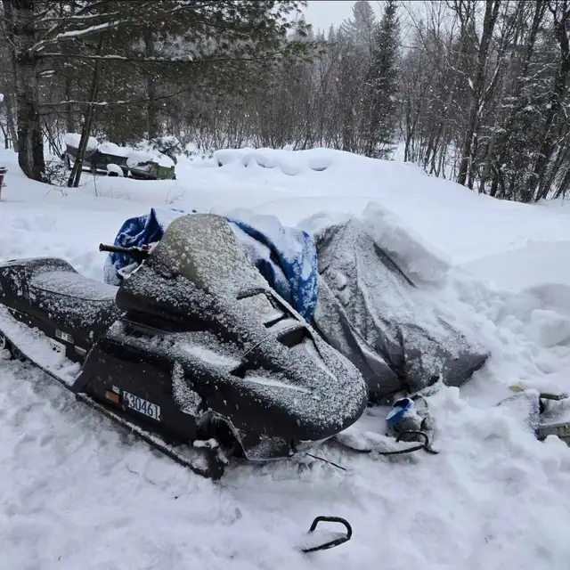 98 CAT AND 89 DOO $2200 O.B.O | Snowmobiles | Muskoka | Free local ...