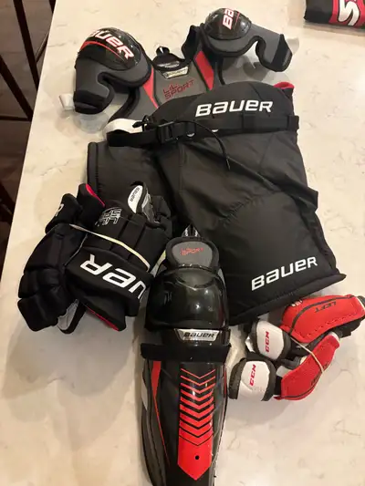 youth medium hockey setup like new , View more