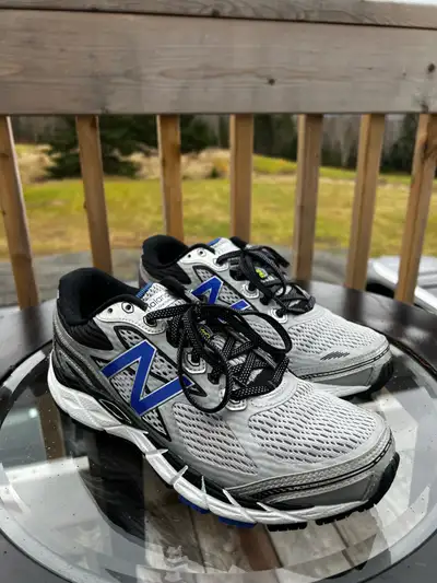 New Balance Men's M840V3 Running Shoe Silver/Blue - Size 7, View more