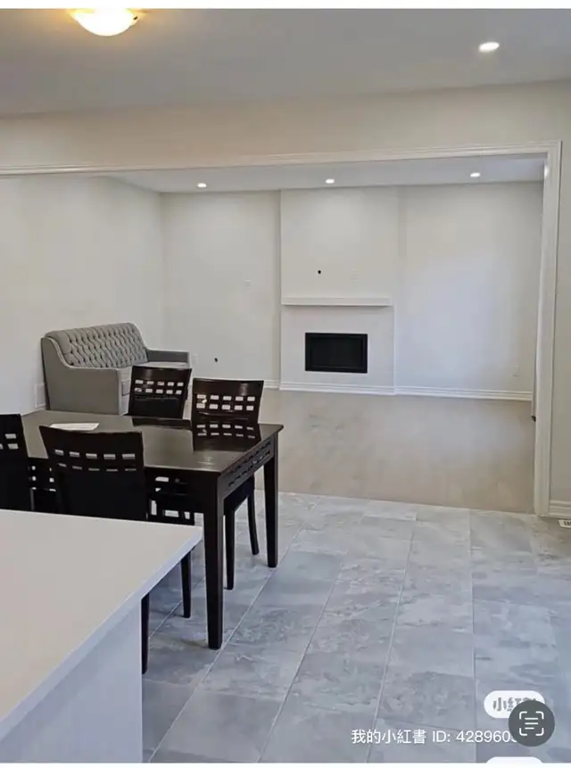 a beautiful private room in  detached house in Keswick for lease in Room Rentals & Roommates in Markham / York Region - Image 3