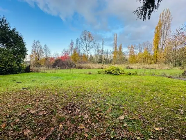 Lovely Family Acreage Home With Wonderful Views in Cloverdale in Land for Sale in Delta/Surrey/Langley - Image 8