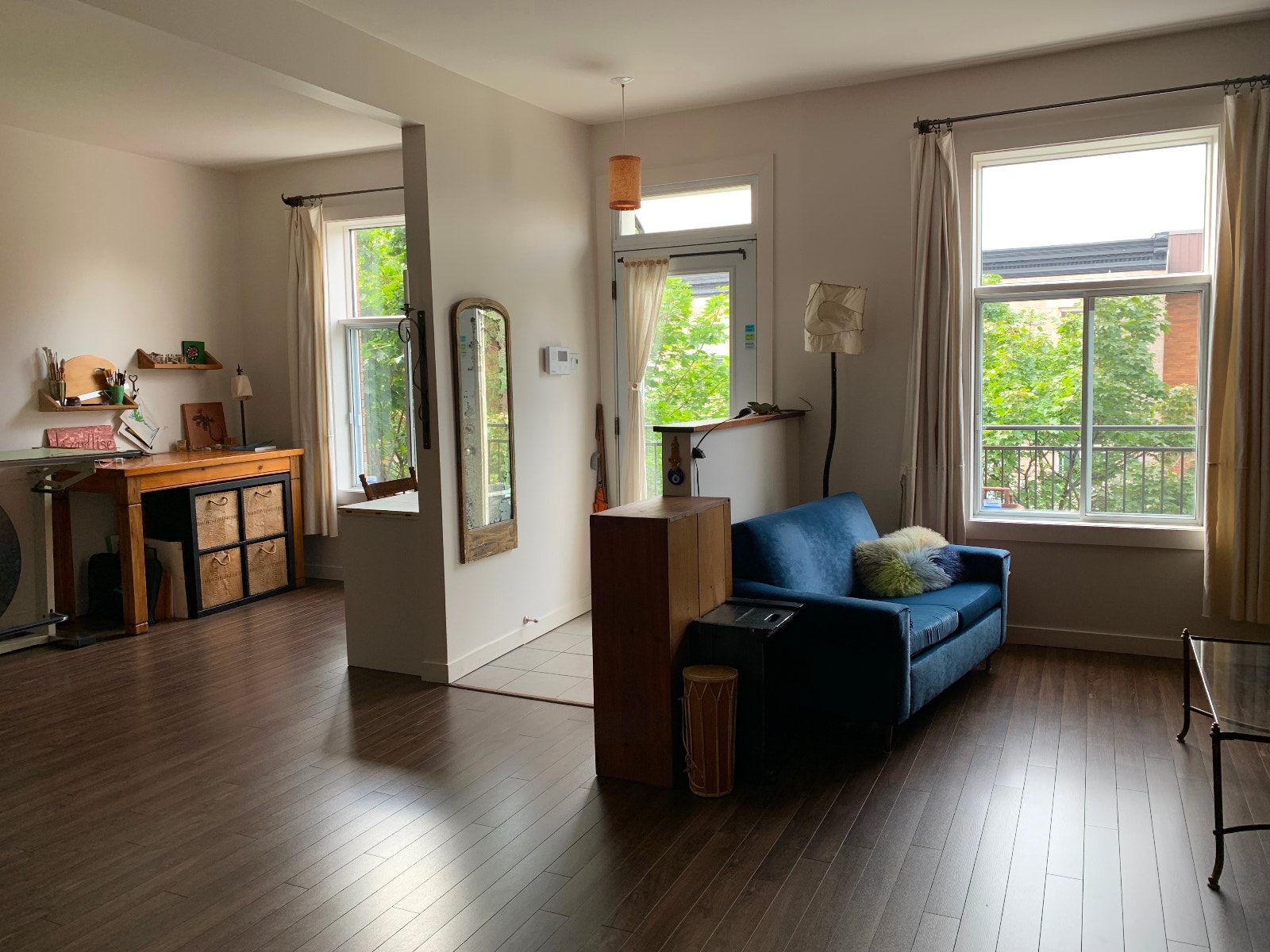 Luxueux 1000 pi² avec Foyer au gaz dans HOMA — photo 2