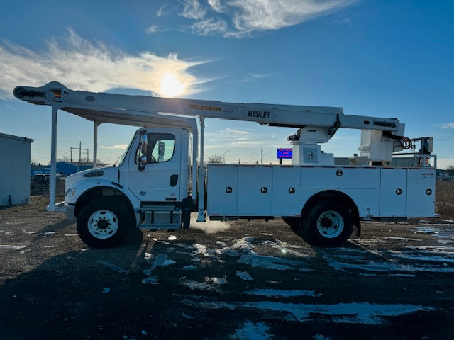 2019 Freightliner M2 S/A Bucket Truck in Heavy Trucks in Regina - Image 2