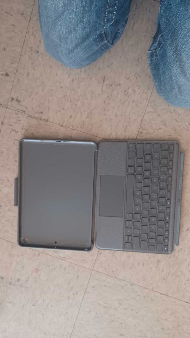 IPad keyboard in iPad & Tablet Accessories in North Bay - Image 3