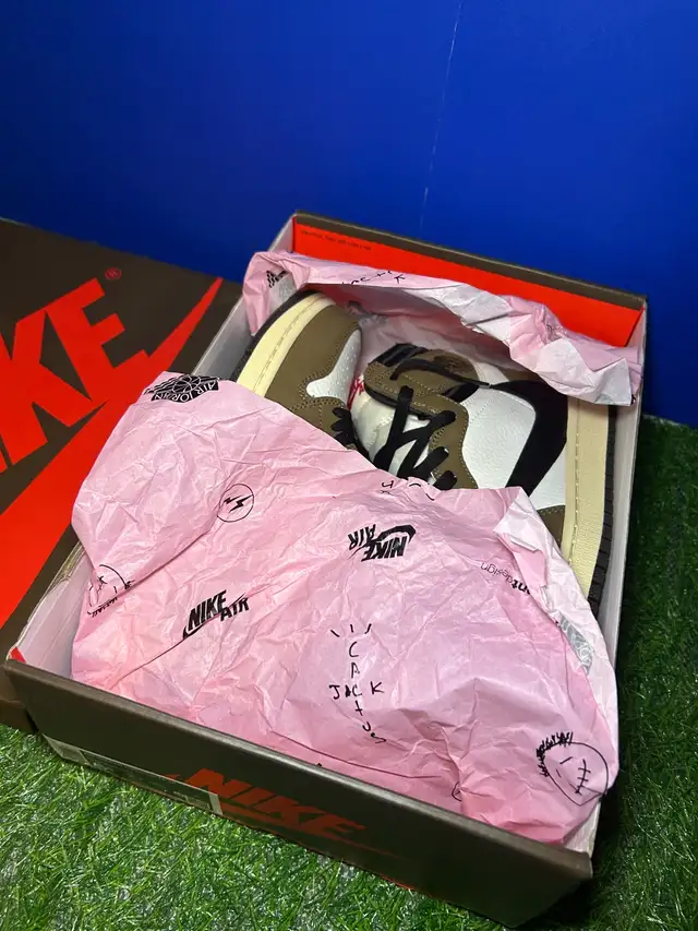 Jordan 1 Travis Scott’s- NEW - ALL SIZES in Men's Shoes in Mississauga / Peel Region - Image 6