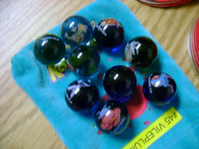 9 POKEMON MARBLE 1999 .