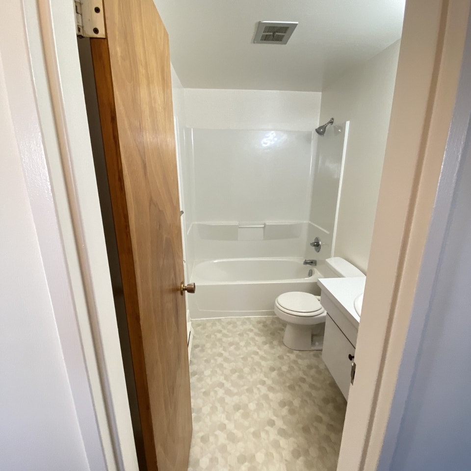 All inclusive quiet 2 bedroom apartment for rent great location 2