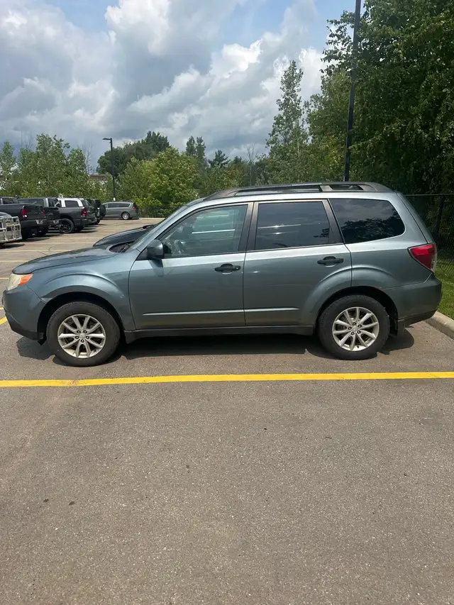  Beautiful 2009 five speed Subaru Forrester63581669725441121