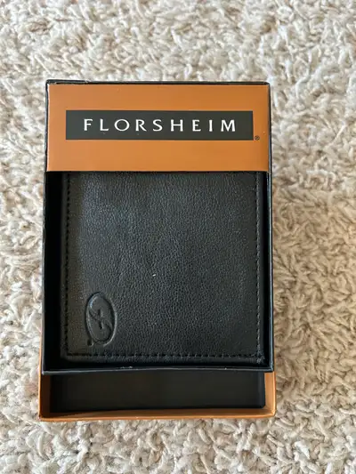 Florsheim men’s leather w/card slot wallet (NEW), View more