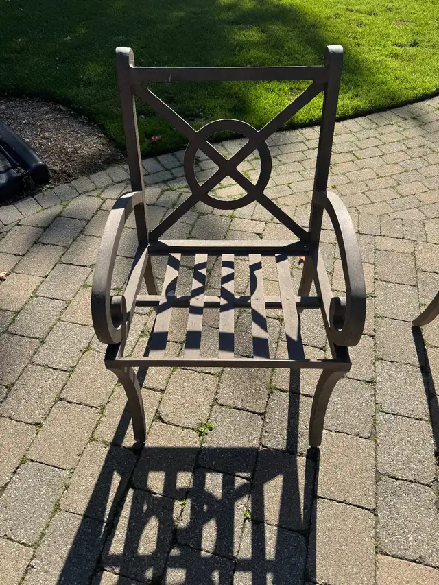 Outdoor Bench plus two Chair Set in Patio & Garden Furniture in Mississauga / Peel Region - Image 7