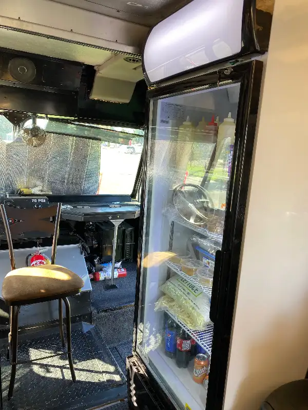 Food truck PRICE REDUCED! in Heavy Trucks in Medicine Hat - Image 8