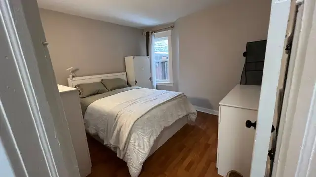 Private brand new furnished room, in 3-bedroom apt,all inclusive