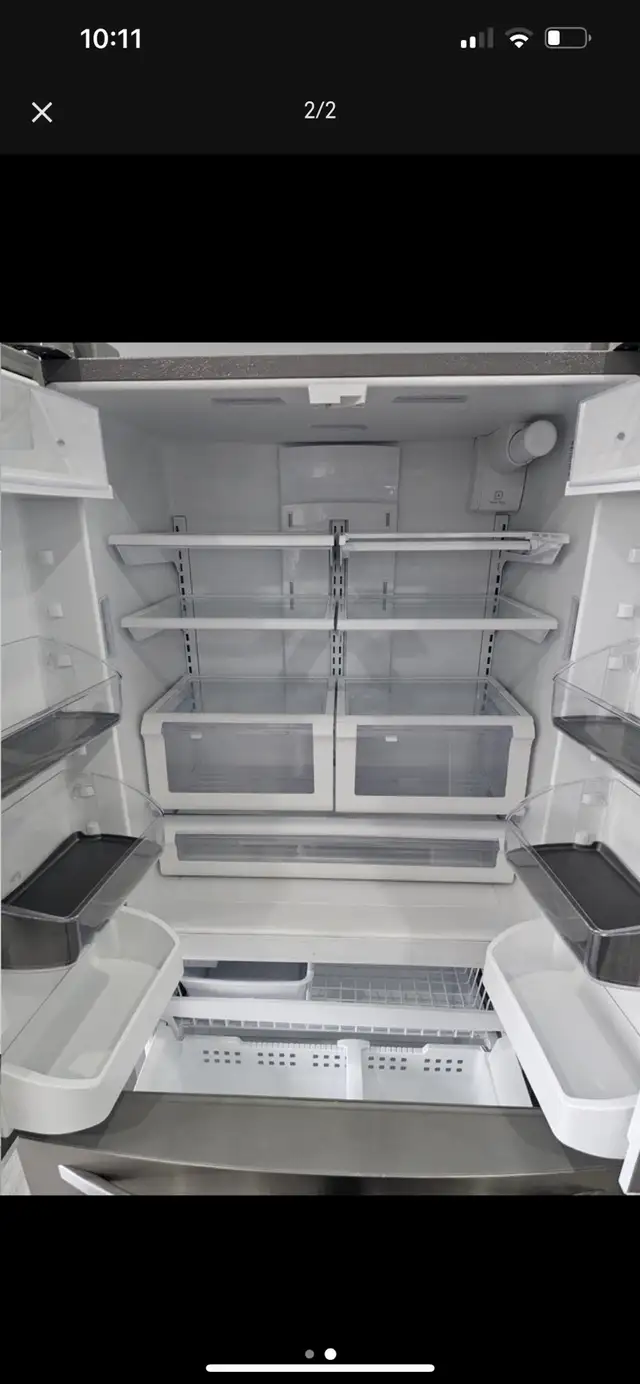 COUNTER DEPTH STAINLESS STEEL FRIDGE BOTTOM FREEZER  in Refrigerators in Oakville / Halton Region - Image 3