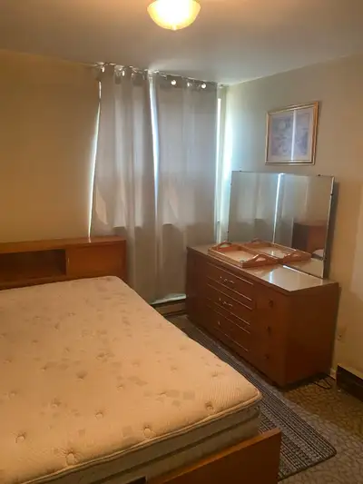 Nice room for rent . Walking distance to Trent University. Heat, hydro, parking and internet all inc...