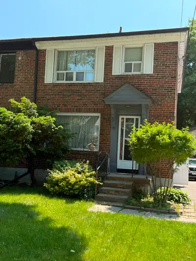 1BED+1BTH BASEMENT APARTMENT AT BRENTCLIFF - EGLINTON EAST YORK