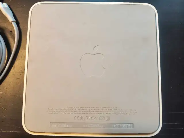 1TB Time Capsule Airport Router  in Networking in Calgary - Image 3