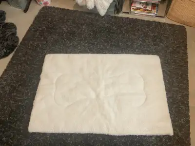 UNLEASHED- 42 in. X 28 in SHERPA Pet Mat, View more