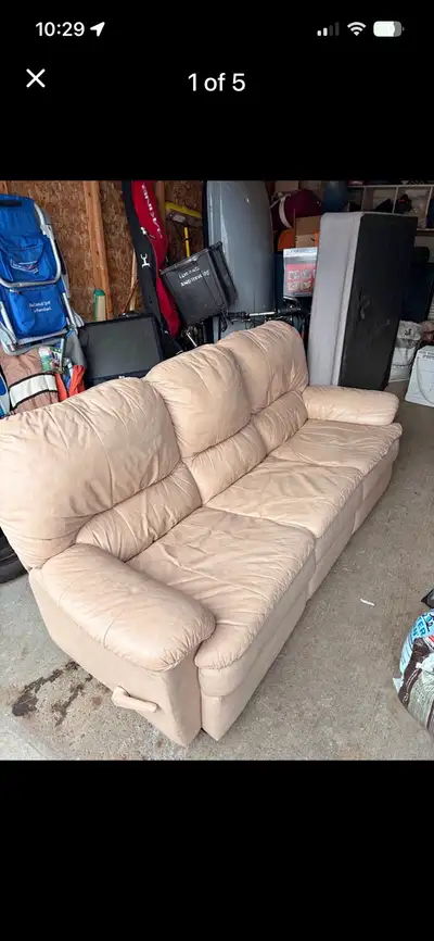 couch forsale available to deliver , View more