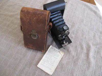 VINTAGE EASTMAN KODAK CAMERA No. 2A FOLDING AUTOGRAPHIC BROWNIE, View more