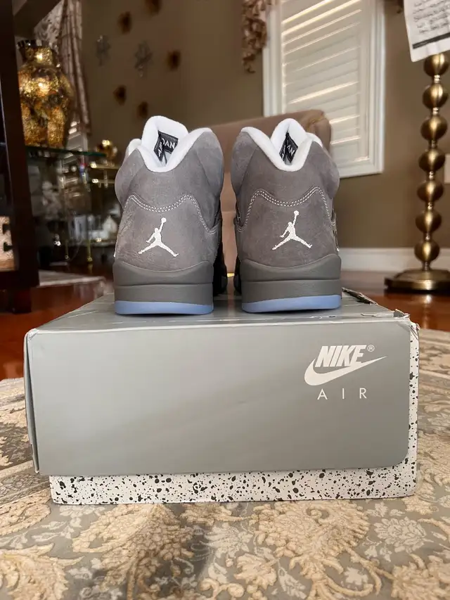 Jordan 5 wolf grey (size 10.5) in Men's Shoes in Mississauga / Peel Region - Image 4