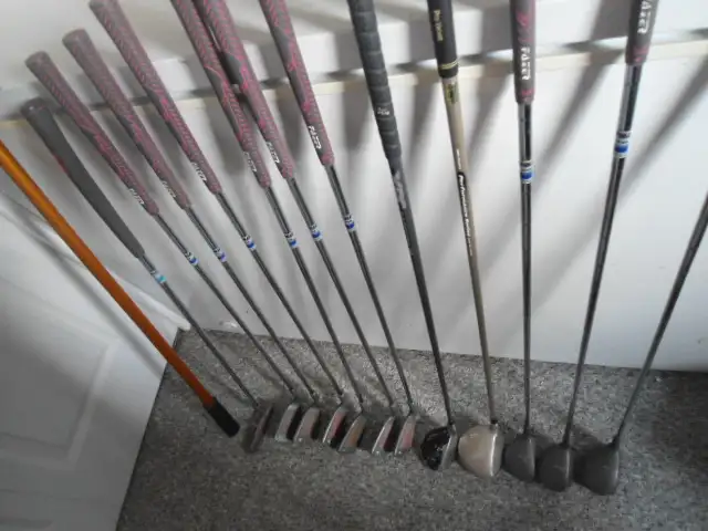 SET OF LADIES FAZER RIGHT HANDED GOLF CLUBS WITH GOLF BAG in Golf in Sudbury - Image 2