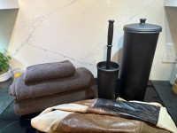 Kit complet salle de bain brun serviette rideau réservoir brosse