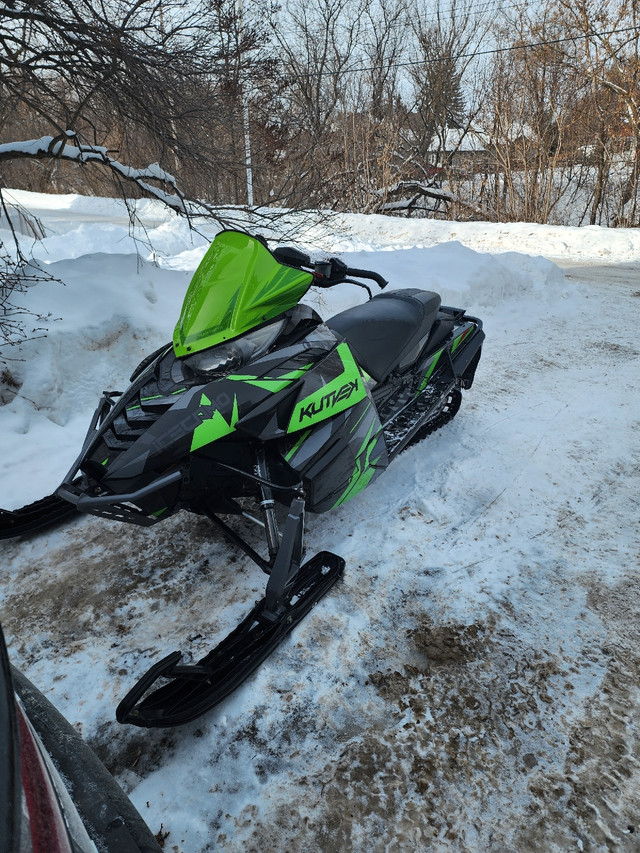 Package/individual  zr7000/f1100 turbo  in Snowmobiles in Renfrew - Image 3