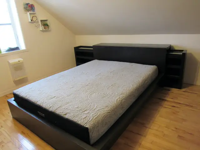 Lit Queen in Beds & Mattresses in Drummondville - Image 2