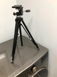 Camera tripod