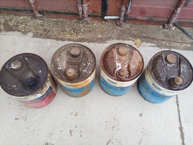 Oil Pails in Outdoor Tools & Storage in London - Image 2