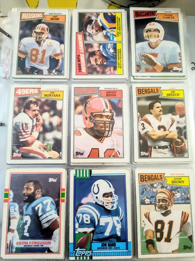 1970's & 1980's Topps NFL football cards- over 145 cards lot #2 in Arts & Collectibles in Hamilton - Image 2