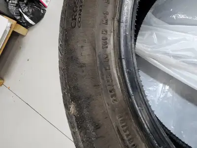 Set of 4 Continental all season tires 235 55 19 all in excellent condition. This set of 4 tires have...