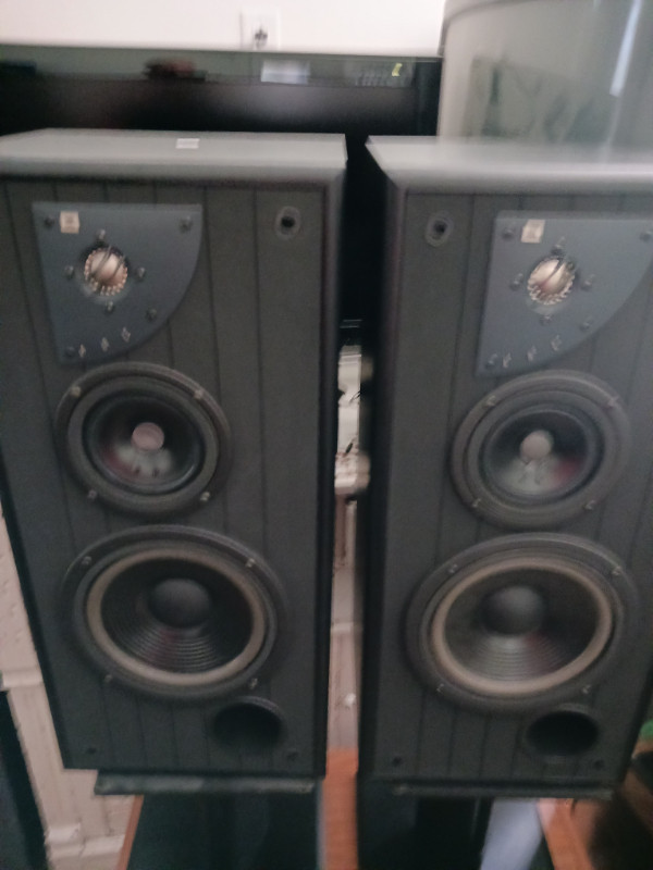 vintage speakers for sale in Speakers in Markham / York Region - Image 2