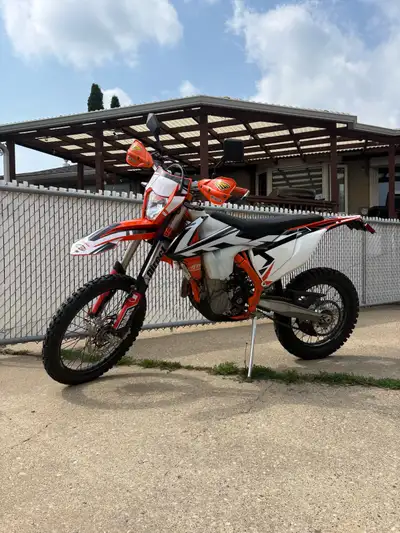Clean 2019 EXCF450, well cared for street legal dirt bike, seat concepts seat to upgrade comfort. lo...