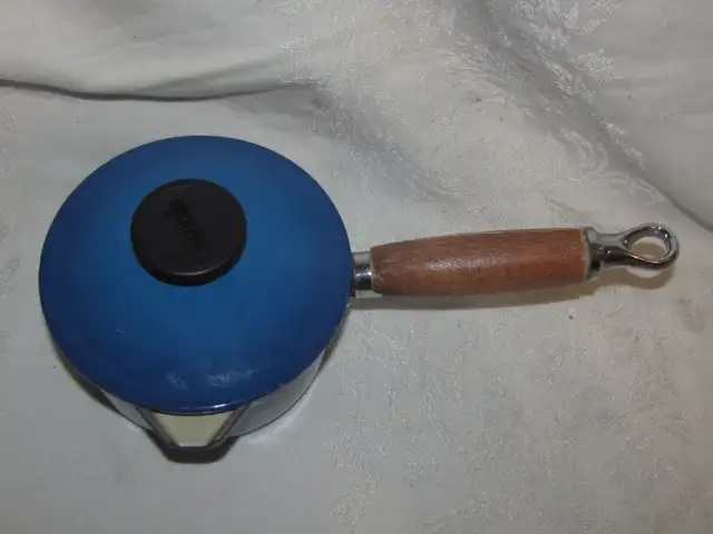 Blue Cast Iron Cousances Small Pot, Wooden Handle in Kitchen & Dining Wares in Ottawa - Image 2