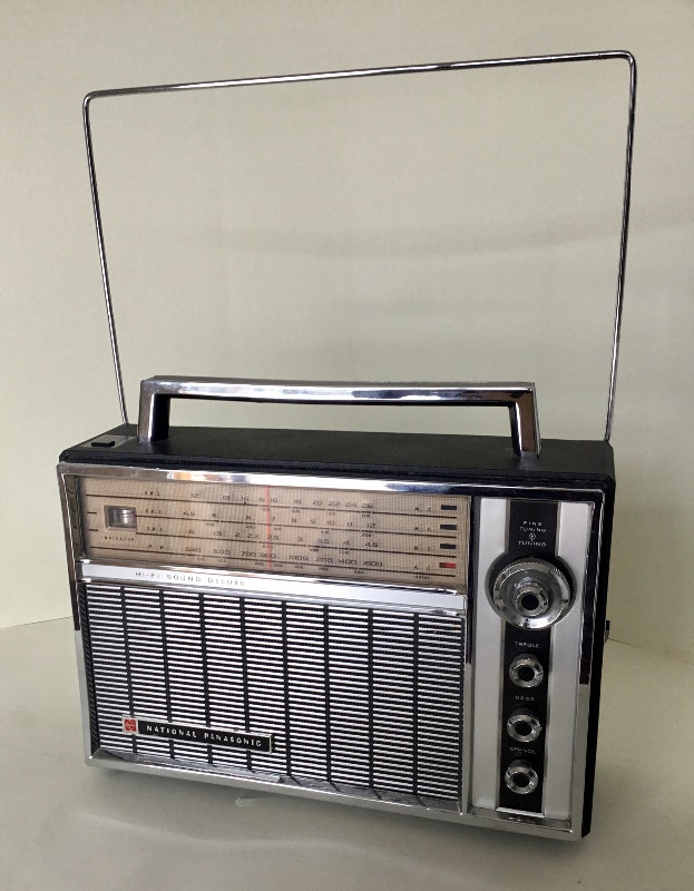 National Panasonic HiFi Sound Deluxe 4Band 9Transistor Radio