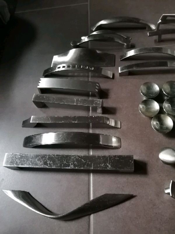 Lot de poignées différentes in Other in Sherbrooke - Image 3