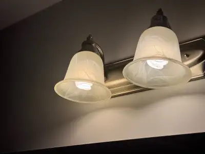 Two light fixtures sconces for Bathroom $25 each both for $40