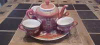 Tea set and porcelain ornaments