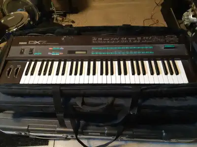 Yamaha DX7 synthesizer , View more