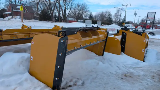 Mapleside Snow Pushers, Back Drag Included, 6ft, 8ft, or 10ft in Snowblowers in Stratford - Image 4
