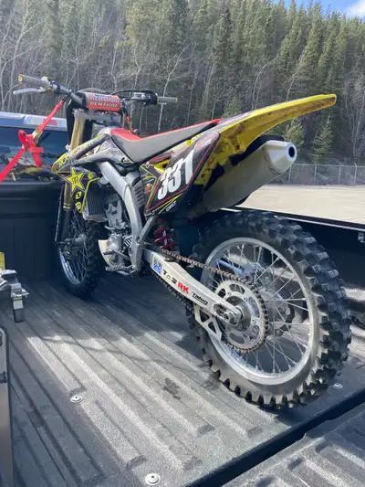 Super clean , very good condition 250. Fresh service . Open to offers and trades