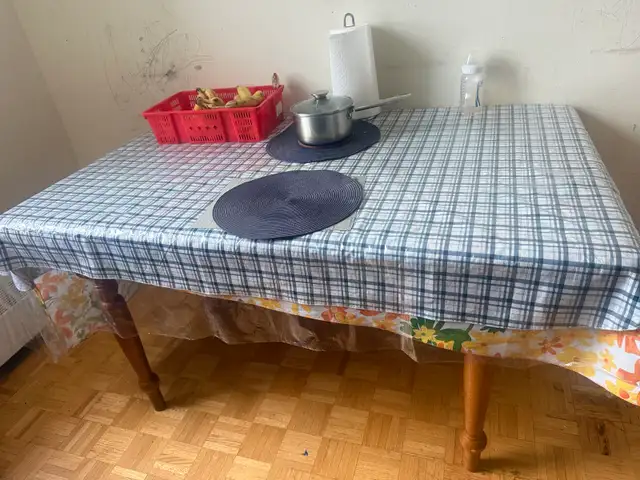 Wooden Dining Table (Six seats Dining Table) in Dining Tables & Sets in City of Toronto - Image 3