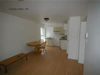 3 1/2  disponible pour juillet a JOLIETTE