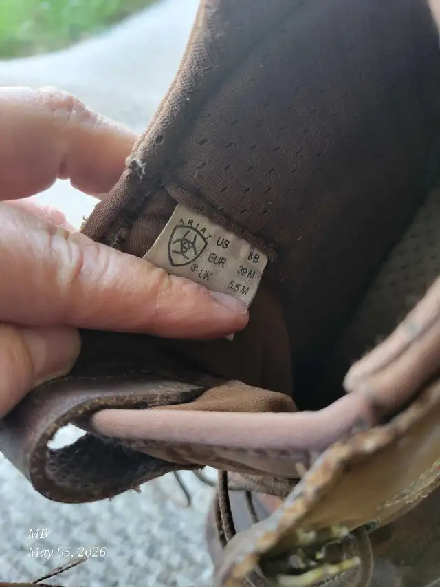 ARIAT WOMEN'S LACE-UP LEATHER BOOTS in Women's - Shoes in Calgary - Image 5