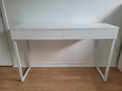 Grandeur 120 cm de long 40 cm de profond 77 cm de haut Possibilité de livraison moyennant des frais...